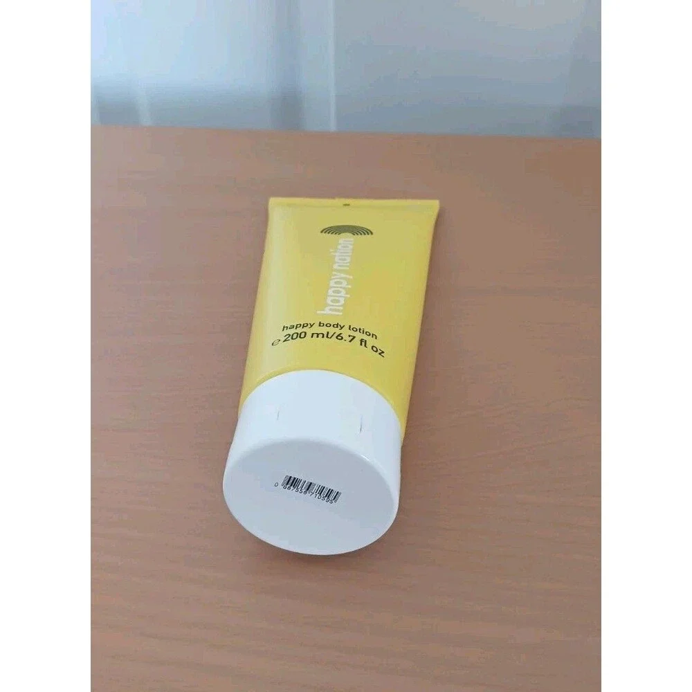 Victoria's Secret Happy Nation‎ Vegan Body Lotion 200 ml / 6.7 fl Oz